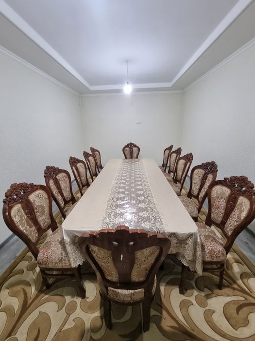Стол ва 12 стул зур холатта янгидай