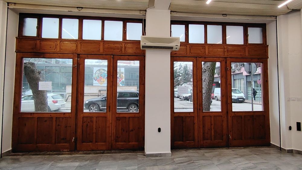 Дава се под наем Магазин в Пловдив, Старият град - 56 кв.м за 797.64 € - Снимка #2