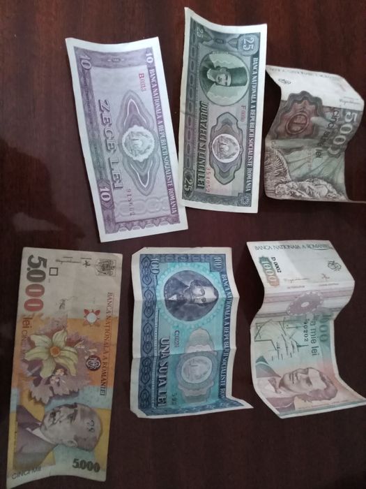 Vând Bacnote  si monede