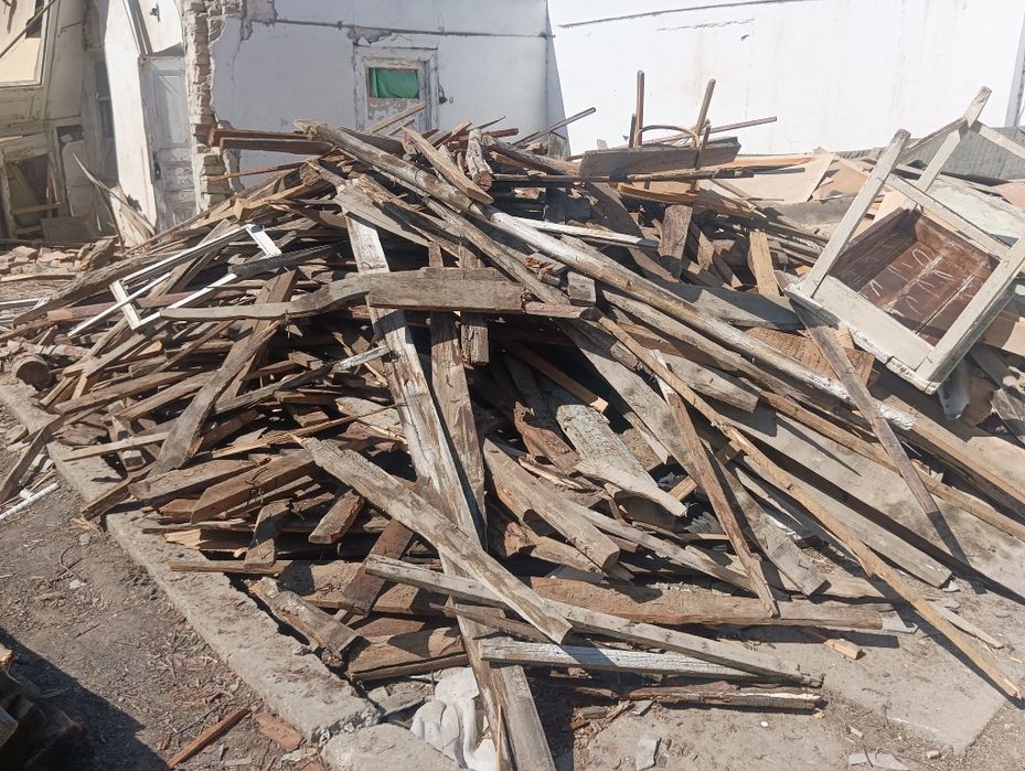 Тахта,Тўсин Чўрнийлар бор.