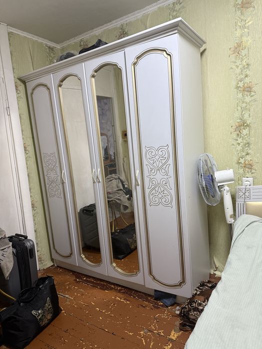 Продам спальный гарнитур