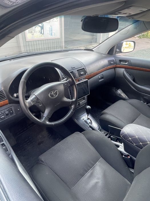 Продам toyota avensis 2008