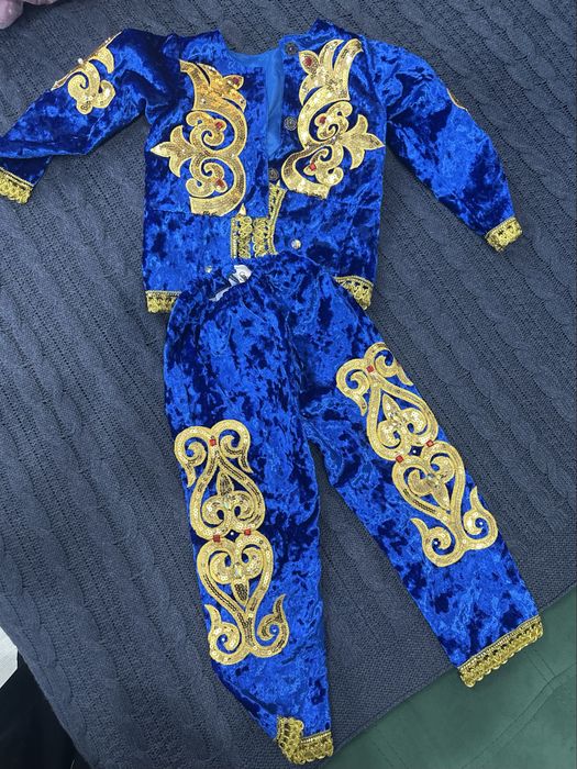 Нарядные платья ,костюмы