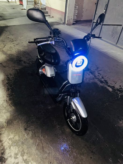 Moto sukuter 55km/soat