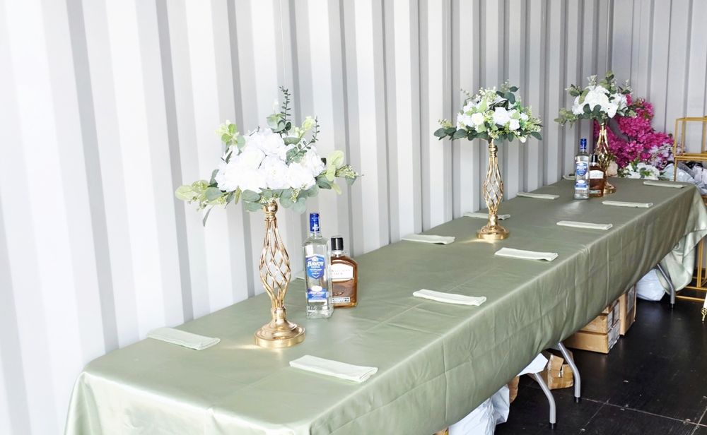 Златни вази за цветя тромпети Поставка за цветя