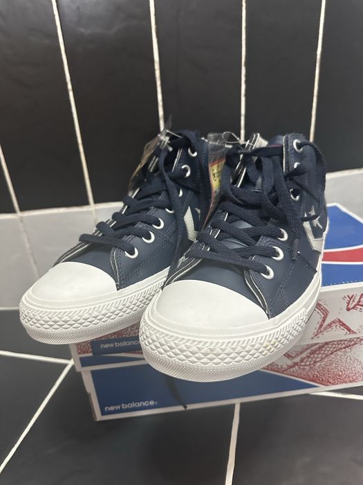 Vand adidasi Converse