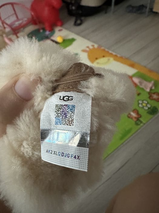 Ugg-uri bebe ,originali,model I lassen