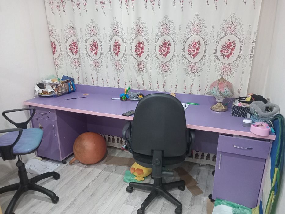 Стол для двоих школьников