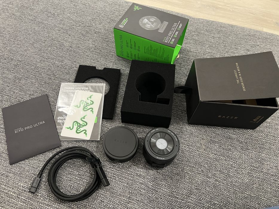 Razer Kiyo Pro Ultra 4K Webcam ca nouă