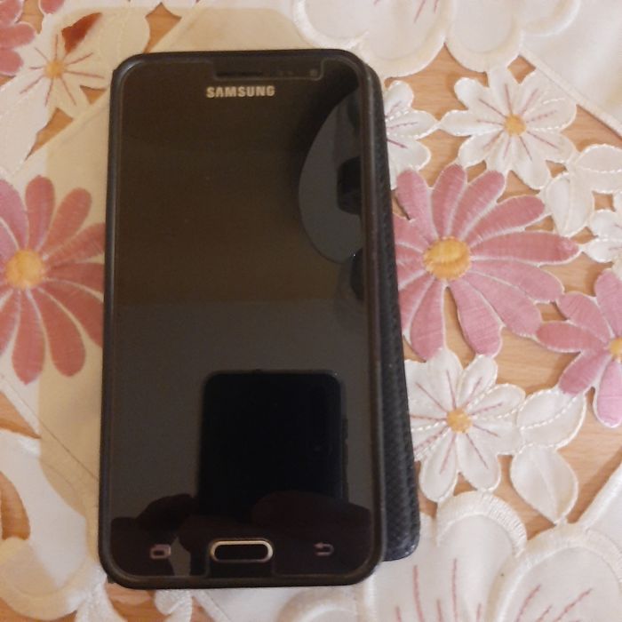 Vind telefon samsung j 3