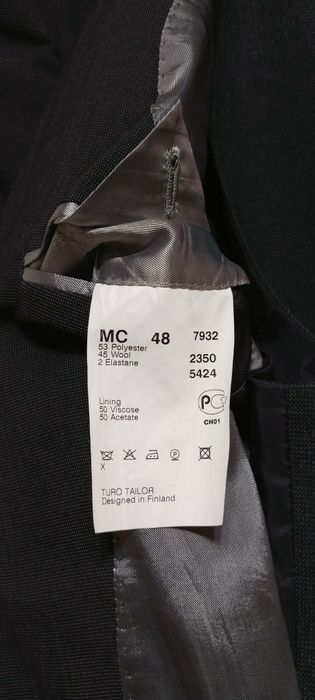 Продам костюмы мужские классика