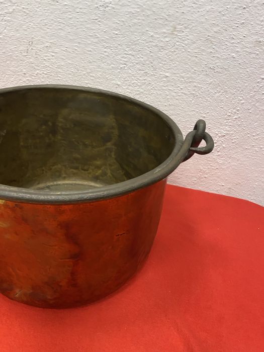 Голям месингов казан с дръжки от ковано желязо