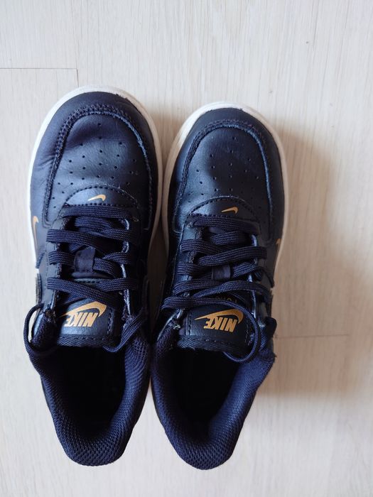 Nike кожени маратонки момче