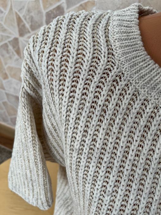Bluza dama H&M cu puțin fir auriu