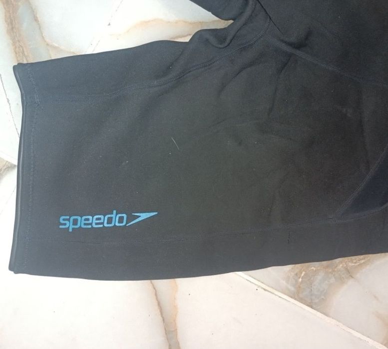 Speedo спортен неопренов костюм S