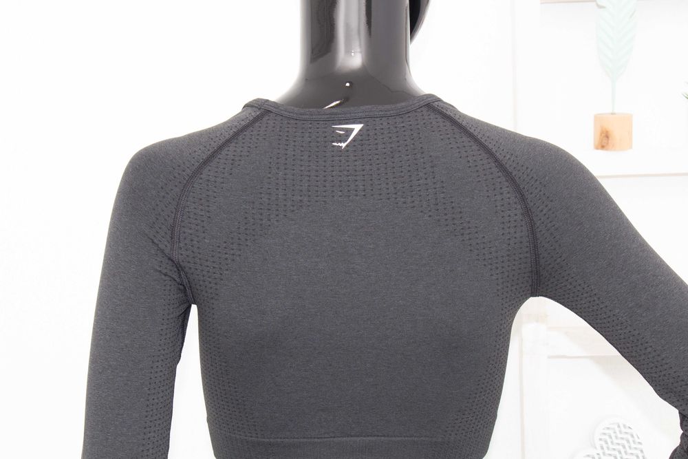 Gymshark дамски комплект кроп топ тъмно сив + клин за фитнес XS