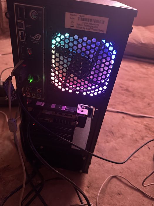 Vând pc gaming