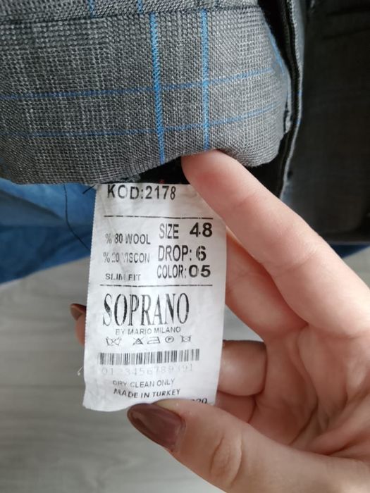 Продам Костюм тройка