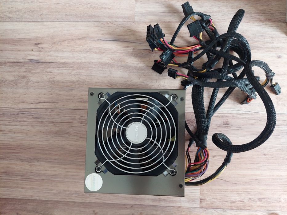 Блок питание HuntKey 550 Watt.