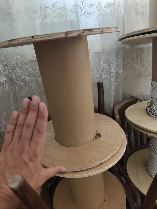 Картонная коробки и Катушки б.у хорошем состоянии и каробки есть б.у