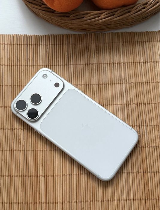 Iphone 17 Pro Silver