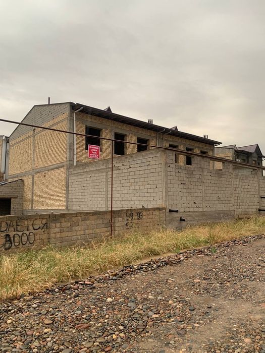 Срочно мехнатда участка сотилади ЖУДА ЗУР ЛОКАЦИЯ- 2 ярим сотик