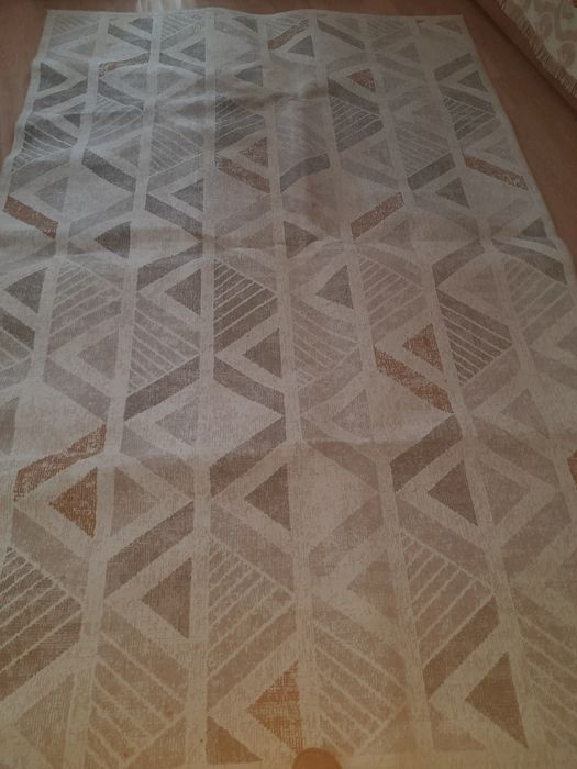 Продам ковёр 2×3