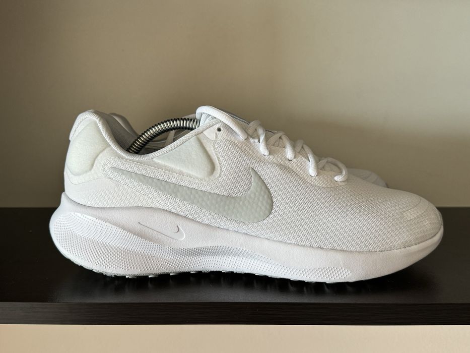 Nike Revolution 7/44н 28см Стелка Нови без Кутия
