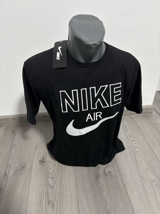 Vesta nike de barbati + tricou gratis