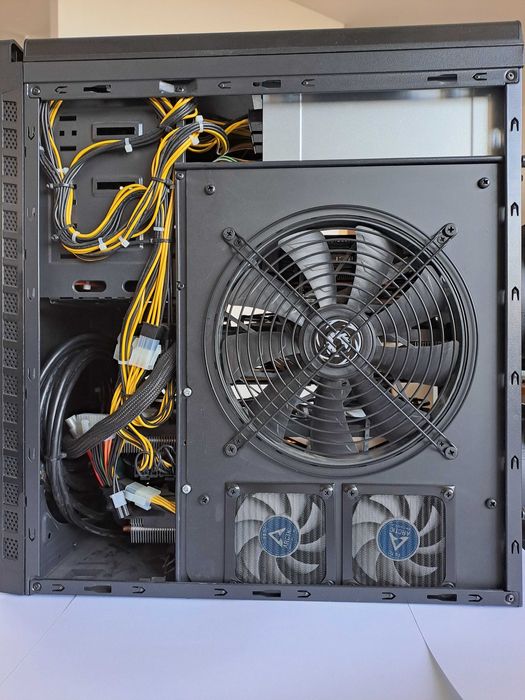 Rack 4xGPU Carcasa PC suport 4 placi grafice, tip Renderer Box Blender