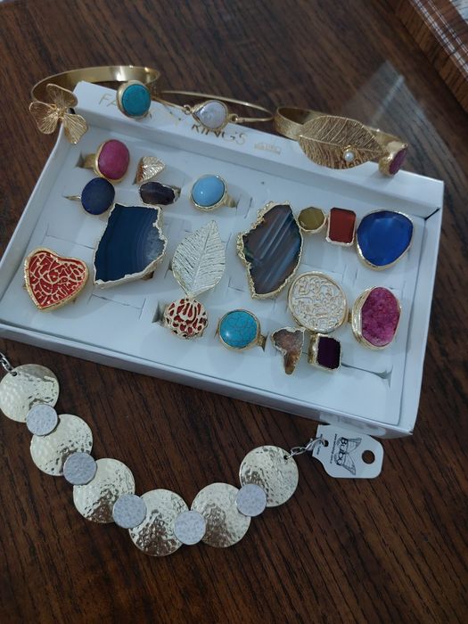 Женская одежда..