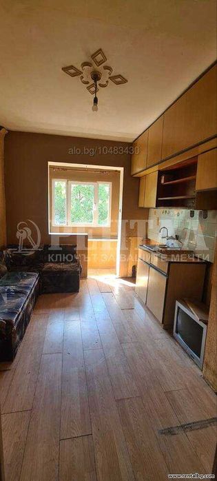 Продава се Двустаен апартамент в Пловдив, Кючук Париж - 65 кв.м за 1293 €/кв.м - Снимка #1