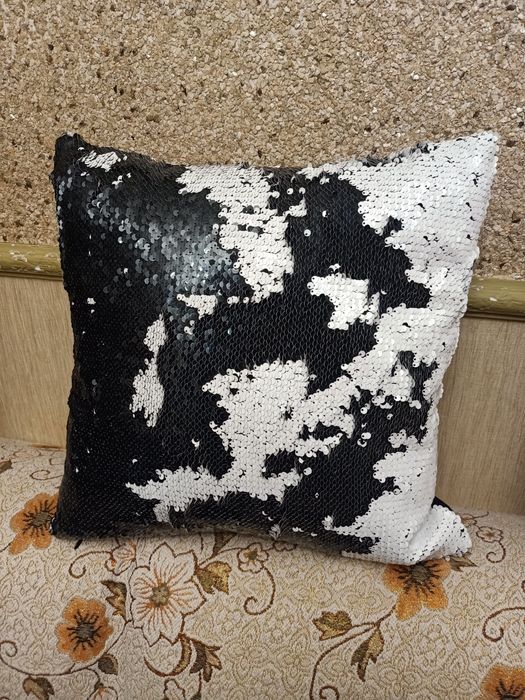 Подушка с блёстками
