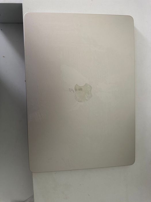 Макбук 150.000  тг