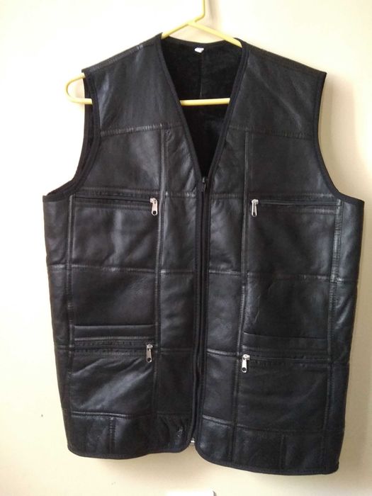 Черно кожено елече