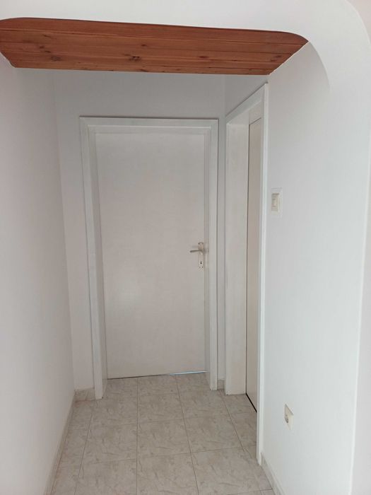 Дава се под наем Тристаен апартамент в Варна, Победа - 70 кв.м за 561 € - Снимка #1