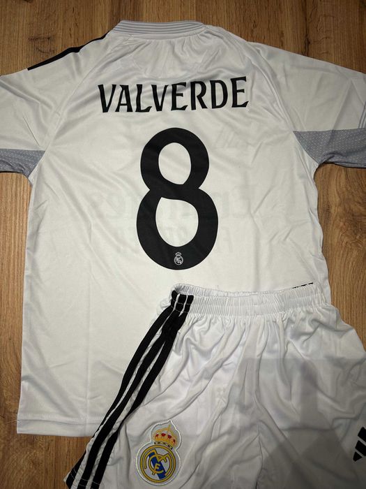 Reducere: Tricouri Echipament fotbal copii-Federico Valverde