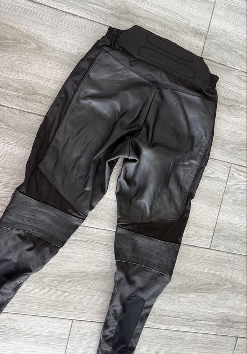 Pantaloni moto mărimea S piele și textil