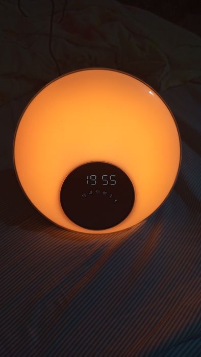 Радио часовник с блутут