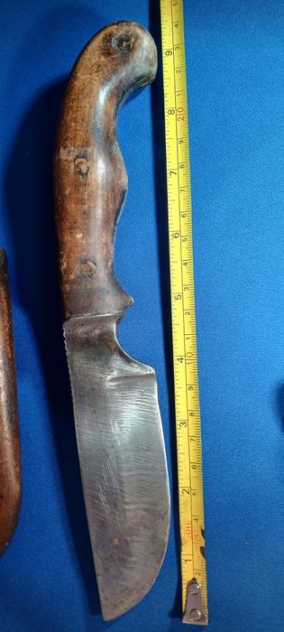 Стар кован нож за лов и дране винтидж острие