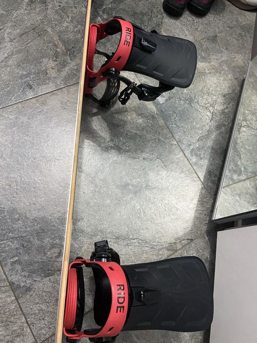 Сноуборд с ботинками