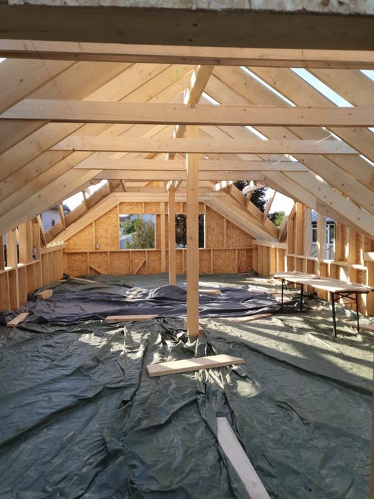 Reparatii acoperisuri montaj acoperis tigla metalica jgheaburi burlane