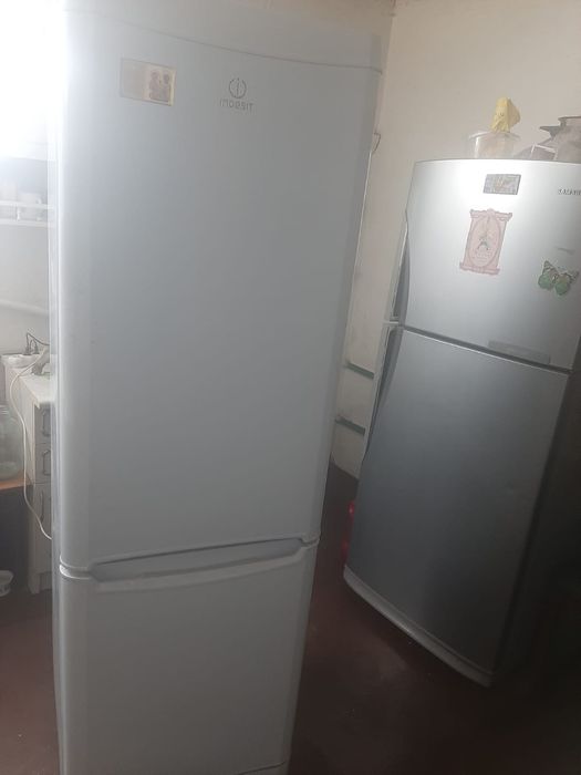 Продам рабочий холодильник