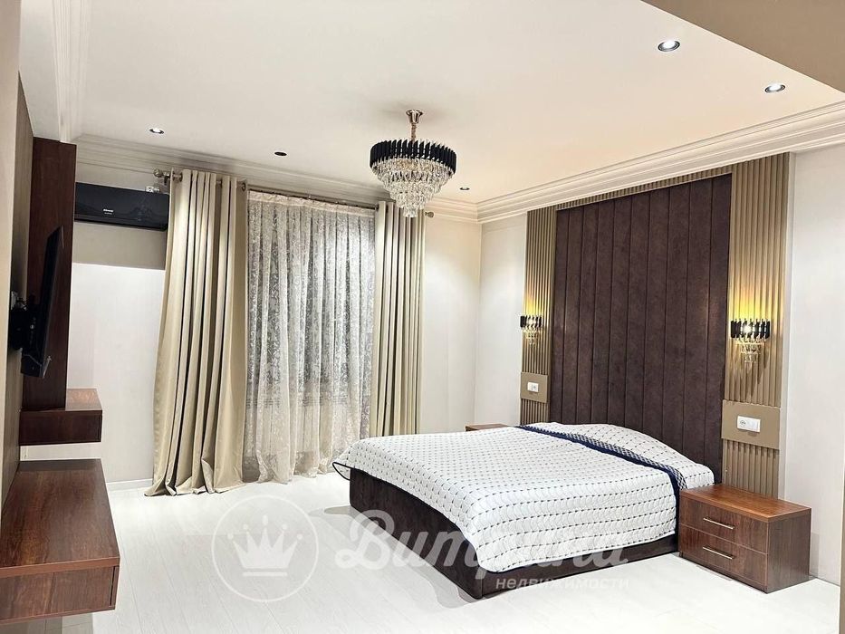 Продаётся 3-комнатная квартира по улице Бобура ЖК Бобур Элит