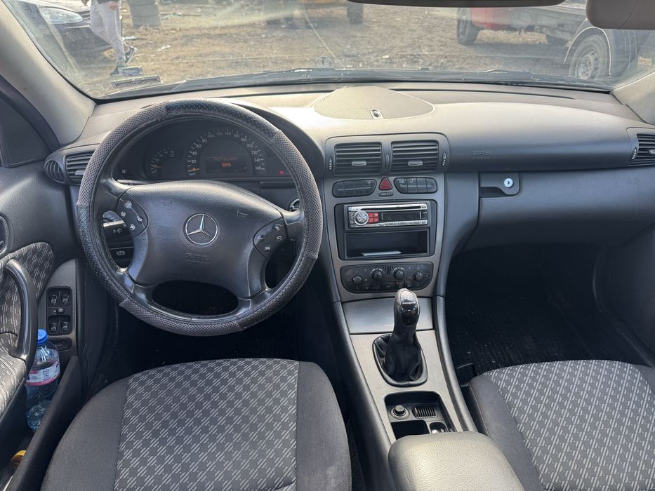 Мерцедвс w203 2.2 дизел 6 ск само на части