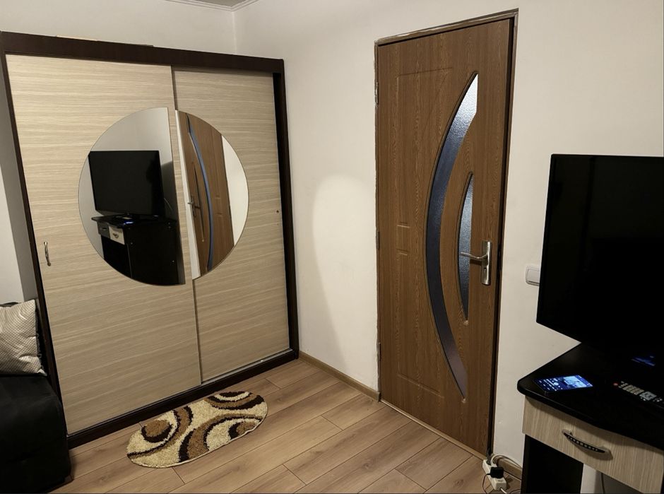 GARSONIERA sau APARTAMENT , Chirie etaj 1 in regim hotelier, central