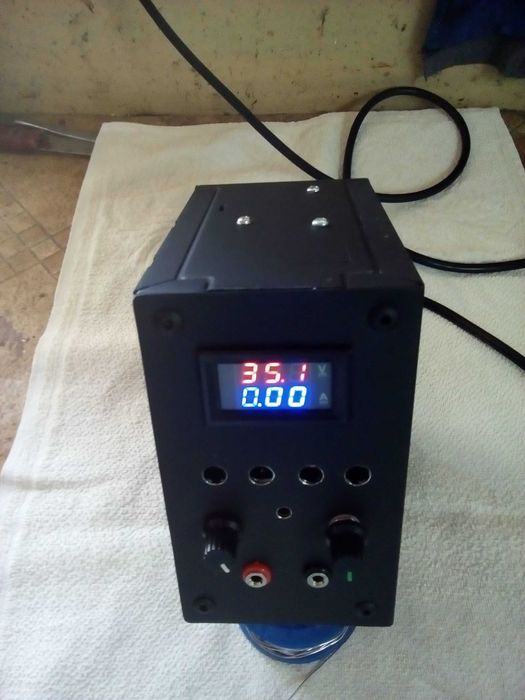 Sursa liniara ( cu transformator) 0-30 V, 0-3 A