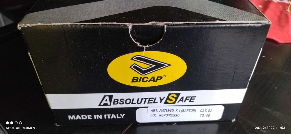 Работни обувки номер 40, нови