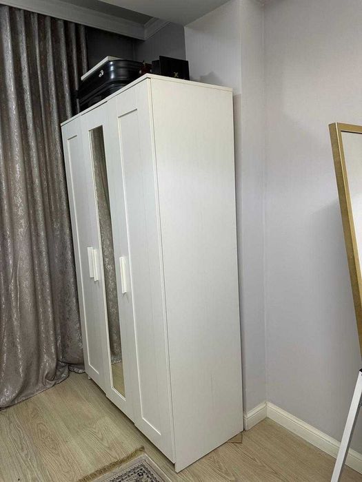 Шкаф белый 3х дверный от IKEA БРИМНЭС