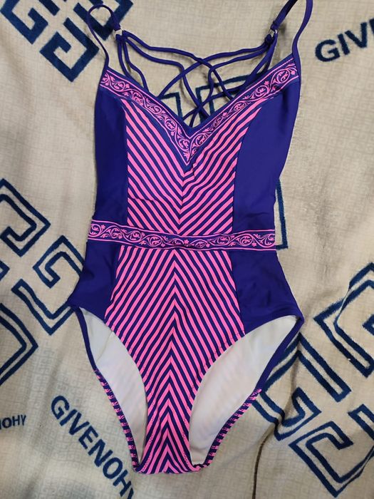 Продаю купальнк по 1000